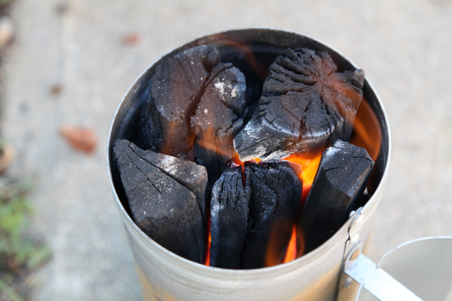 Toro Hardwood Lump Charcoal - CHUNKY